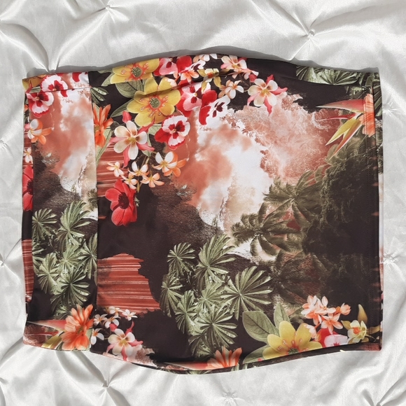 torrid Dresses & Skirts - NWT Torrid Sz 1 Tropical Floral Print Skirt